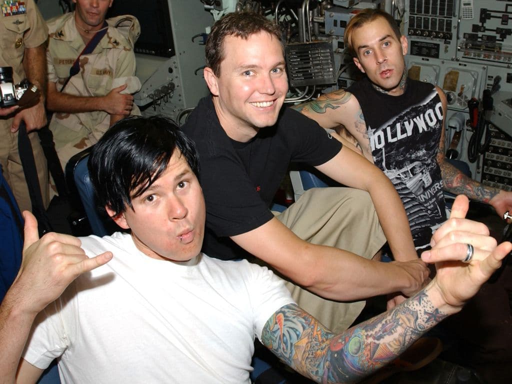 Hoe heet de frontman van Blink 182?