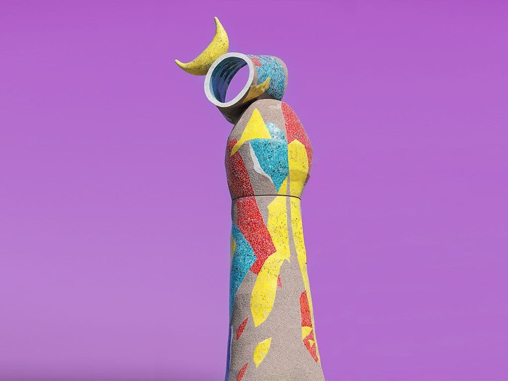 Dona i Ocell of Vrouw en vogel in het Nederlands is een grote sculptuur. Het kunstwerk staat in een meertje in het park in Barcelona en is 22 meter hoog. Wie maakte dit kusntwerk?