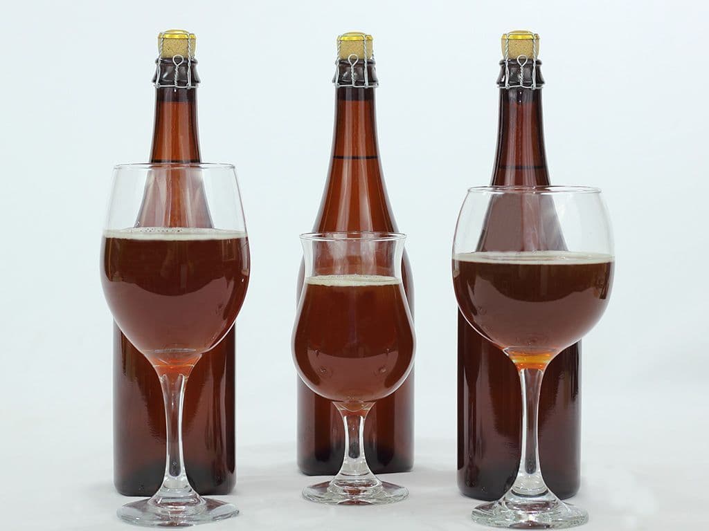 In de Zennenvallei en bij uitbreiding het Pajottenland respecteren de brouwers nog de traditionele werkwijze en de spontane vergisting. Eén van de legendes luidt dat de naam zou verwijzen naar één van de deelgemeenten van de stad Halle. Vandaag dient dit bier voornamelijk als grondstof voor bieren die gezoet of hergist worden op de fles.