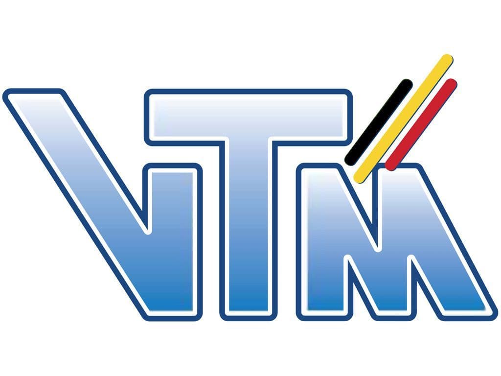 Tegenwoordig is het logo van VTM zwart na lange tijd oranje te zijn geweest. In de
beginperiode was het echter een andere kleur, met 3 gekleurde streepjes naast. De
middelste kleur was geel en de rechtse rood. Maar wat was de kleur van het eerste streepje?