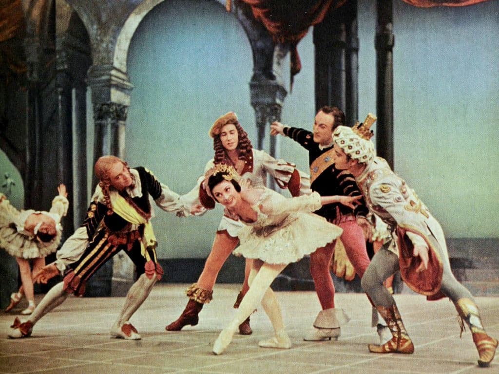 Hoe heet deze beroemde Engelse balletdanseres (Prima Ballerina Assoluta)? In 1954 werd ze president van de Royal Academy of Dancing. In 1956 verleende koningin Elizabeth II haar de titel Dame Commandeur in de Orde van het Britse Rijk