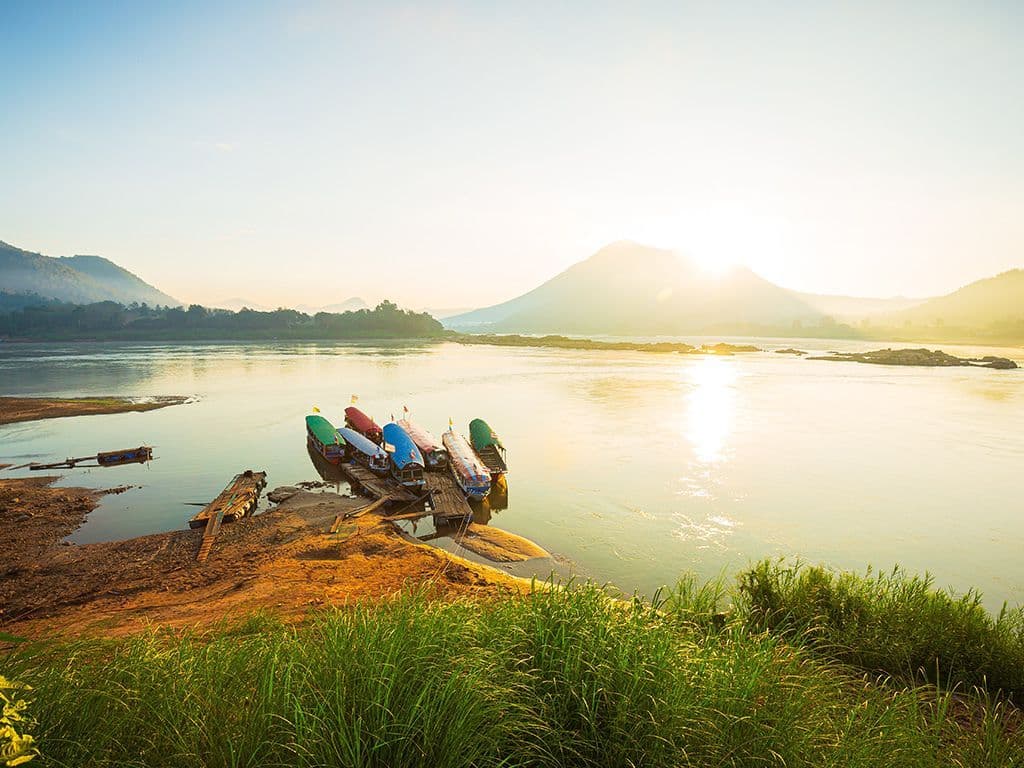 De rivier die we zoeken is 4909 kilometer lang en wordt beschouwd als één van de belangrijke rivieren in Azië. De rivier loopt achtereenvolgens door de landen China, Laos, Thailand, Cambodja en Vietnam. Welke rivier gelegen in Zuidoost-Azië zoeken we?
