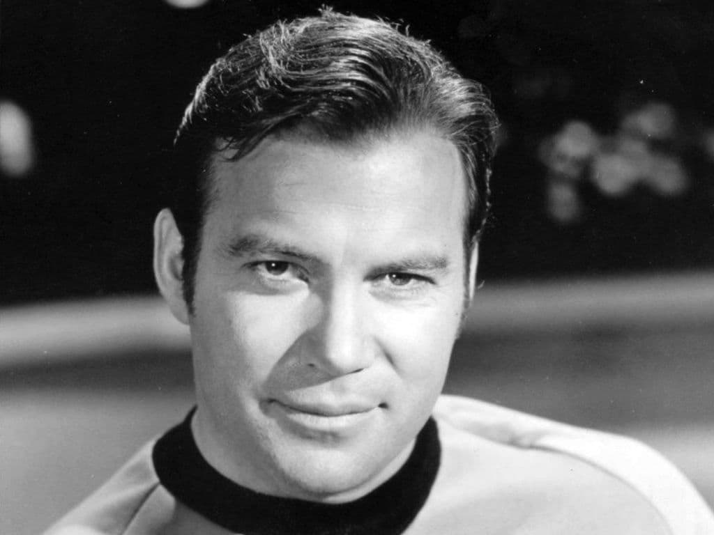 Captain Kirk-acteur is sinds oktober 2021 de oudste mens die in de ruimte is geweest. Hij vloog in een New Shepard draagraket van Blue Origin. Hij is vooral bekend als Captain James T. Kirk uit "Star Trek", en mag zich met zijn 90 lentes vanaf oktober 2021 de oudste mens in de ruimte noemen. Wat is zijn echte naam?