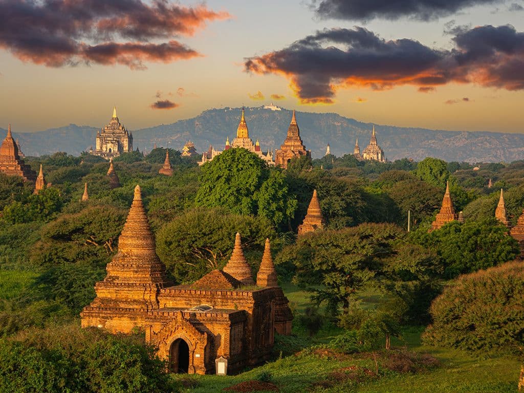Wat was de naam van Myanmar voor 1989? Het toenmalige militaire bestuur gaf te kennen dat het land zich voortaan Myanmar zou noemen. Overheden en politieke groeperingen die tegen het militaire bestuur gekant waren, zoals de Verenigde Staten en binnenlandse dissidenten, accepteerden deze 'naamsverandering' niet. De Verenigde Naties hebben de verandering daarentegen wel geaccepteerd.
