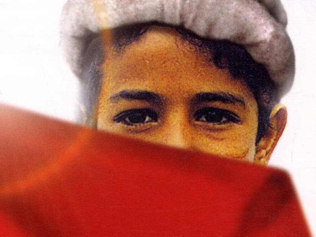 De vliegeraar is de debuutroman uit 2003 van schrijver en arts Khaled Hosseini, waarin de jonge Amir terugblikt op zijn jeugd, zijn vriendschap met Hassan en de ingrijpende gebeurtenissen die hun levens voorgoed veranderen. In welk land speelt het grootste deel van dit verhaal zich af?