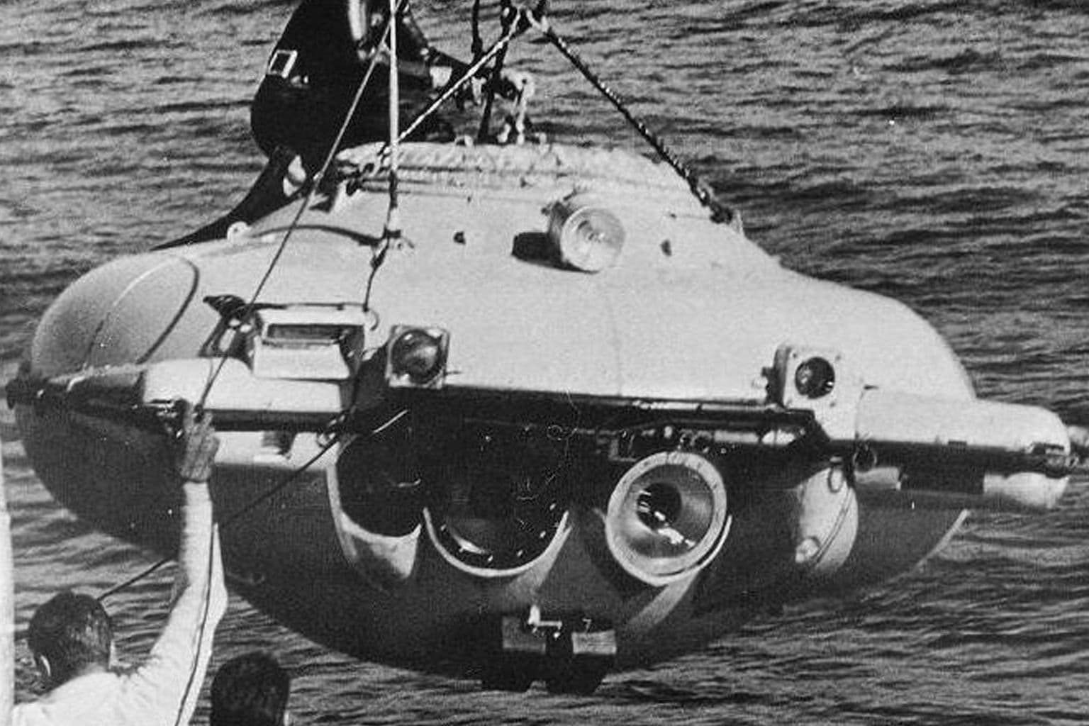 Welke Franse oceanograaf en filmmaker, mede-uitvinder van de Aqua-Lung en maker van Le Monde du silence (1956), wordt vaak de ‘vader van het scubaduiken’ genoemd?