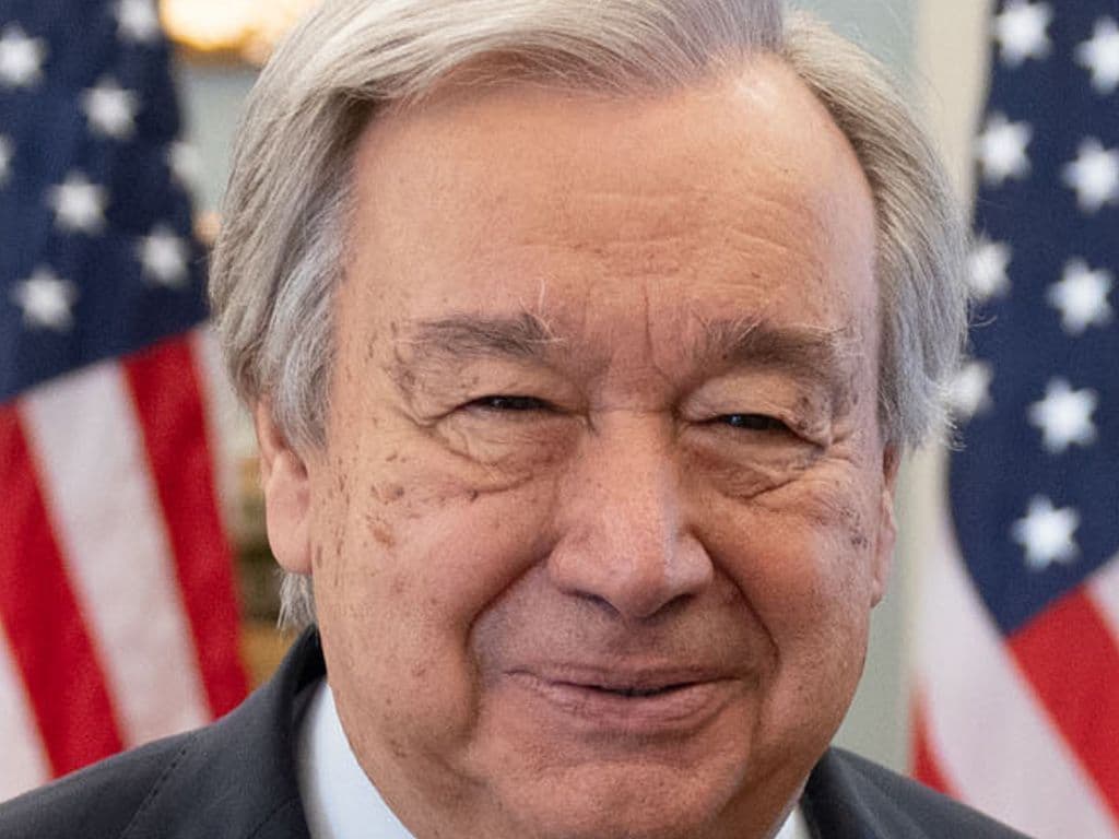 Ban Ki-moon's tweede vijfjarige termijn als secretaris-generaal van de VN eindigde op 31 december 2016. Hij werd in 2017 opgevolgd door de Portugese minister-president van 1995 tot 2002. Wat is zijn naam?
