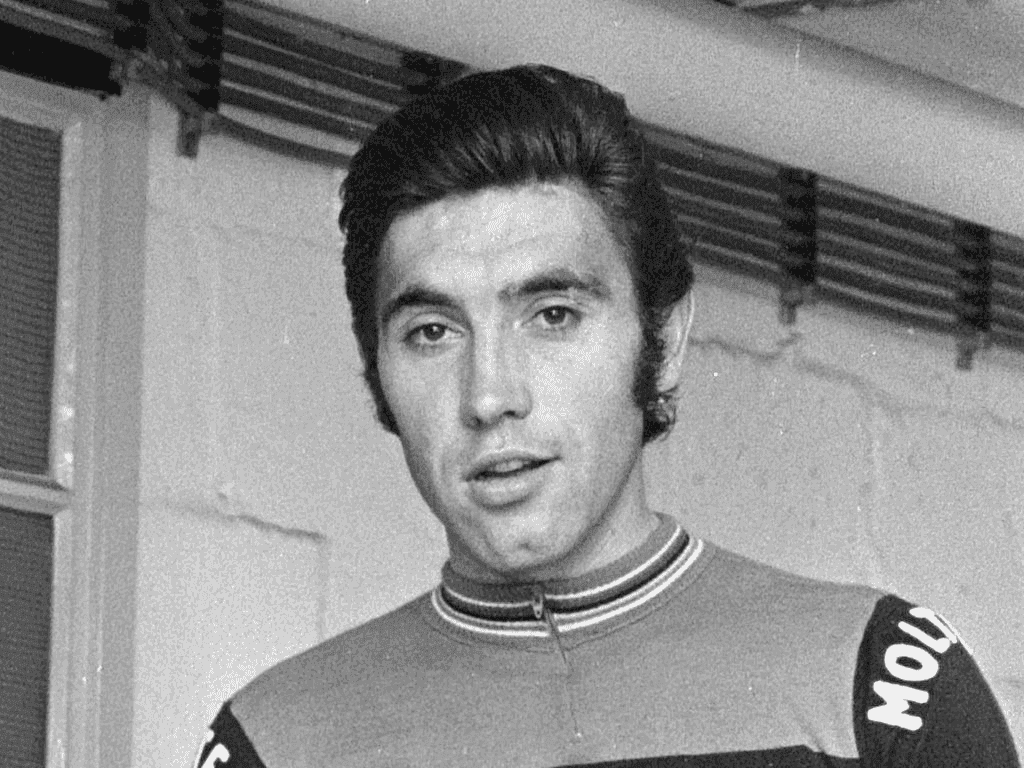 Eddy Merckx is volgens de kenners de meest complete en beste renner aller tijden. 7 x Milaan San Remo, 5 x de Ronde van Frankrijk, 1 x de Ronde van Spanje, 3 keer wereldkampioen bij de profs ...
Voor deze prestaties werd Eddy Merckx in 1996 door koning Albert 2 in de adelstand verheven. Welke adellijke titel kreeg Merckx hiervoor?