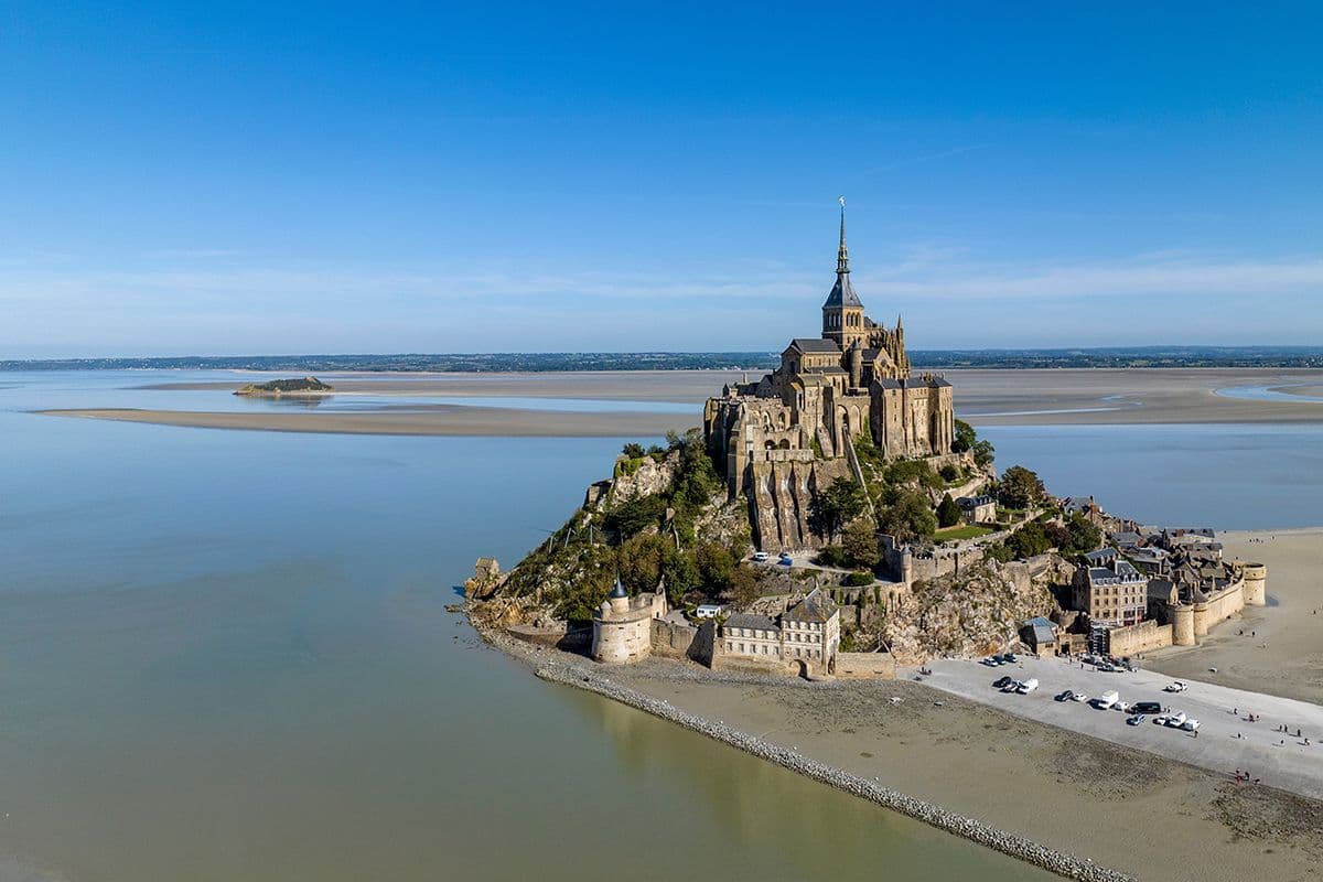 Hoe snel zegt men dat de vloed opkomt bij de Mont-Saint-Michel, Bretagne?