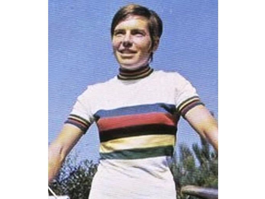 De wereldkampioenschappen wielrennen 1973, 50 jaar geleden, op de weg werden op 29 augustus en 1 en 2 september gehouden in Barcelona. De individuele wedstrijden werden gereden op een omloop van ongeveer 14 km met daarin de beklimming van de Montjuïc-heuvel. Bij de profs won "oudje" Felice Gimondi de titel Hij klopte Freddy Maertens, Luis Ocaña en Eddy Merckx in de spurt. Bij de vrouwen echter zorgde een Belgische voor een stunt: ze klopte Keetie van Oosten-Hage in de spurt. Haar naam graag?