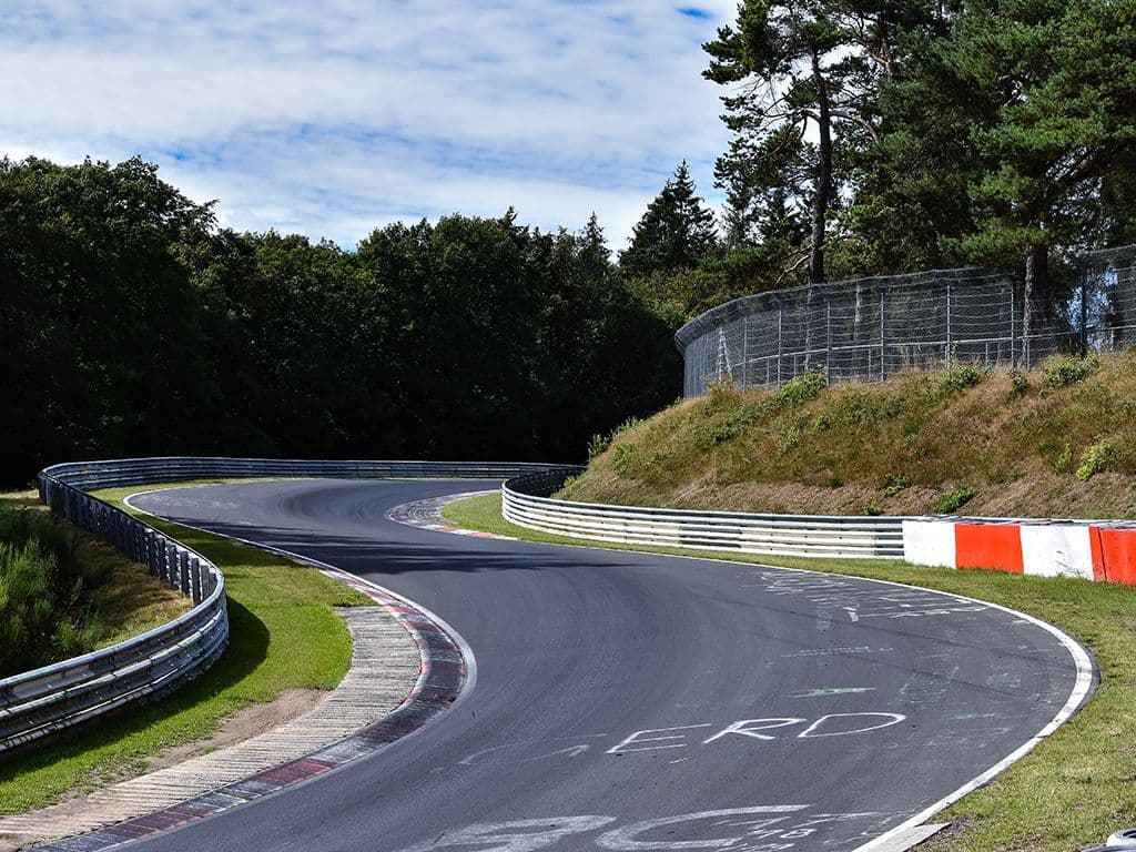 De drievoudig F1-wereldkampioen Nikki Lauda is overleden op 70-jarige leeftijd. Hij overleefde in 1976 een horrorcrash waarbij hij bijna levend verbrandde. Op welk circuit vond deze crash plaats?