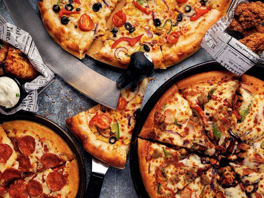 Remco Evenepoel werd in 2021 het nieuwe gezicht van Pizza Hut België. Welke Belgische atlete ging hem voor en deed mee in een reclamesport van Pizza Hut?