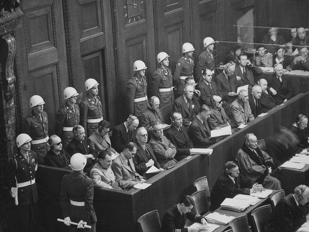 Op 20 november 1945 begon een proces tegen 24 kopstukken van het naziregime uit de tweede wereldoorlog. Het proces is het bekendste proces van de Tweede wereldoorlog en is genoemd naar de plaats waar het doorging. Wat was de naam van dit proces?