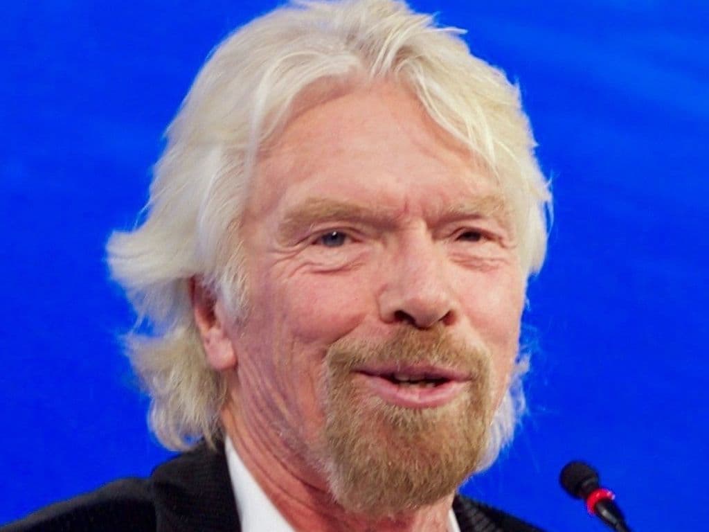 Wat is de naam van deze man? Hij is de oprichter van de Virgin Group.