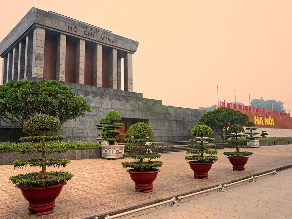 De hippie-beweging kwam oorspronkelijk tot stand door protest tegen de Vietnamoorlog. deze oorlog had vele gevolgen. Na de vereniging van Noord- en Zuid-Vietnam ontstond de nieuwe stadsnaam “Ho Chi min” stad. Maar wat was de naam van die stad voor die oorlog?