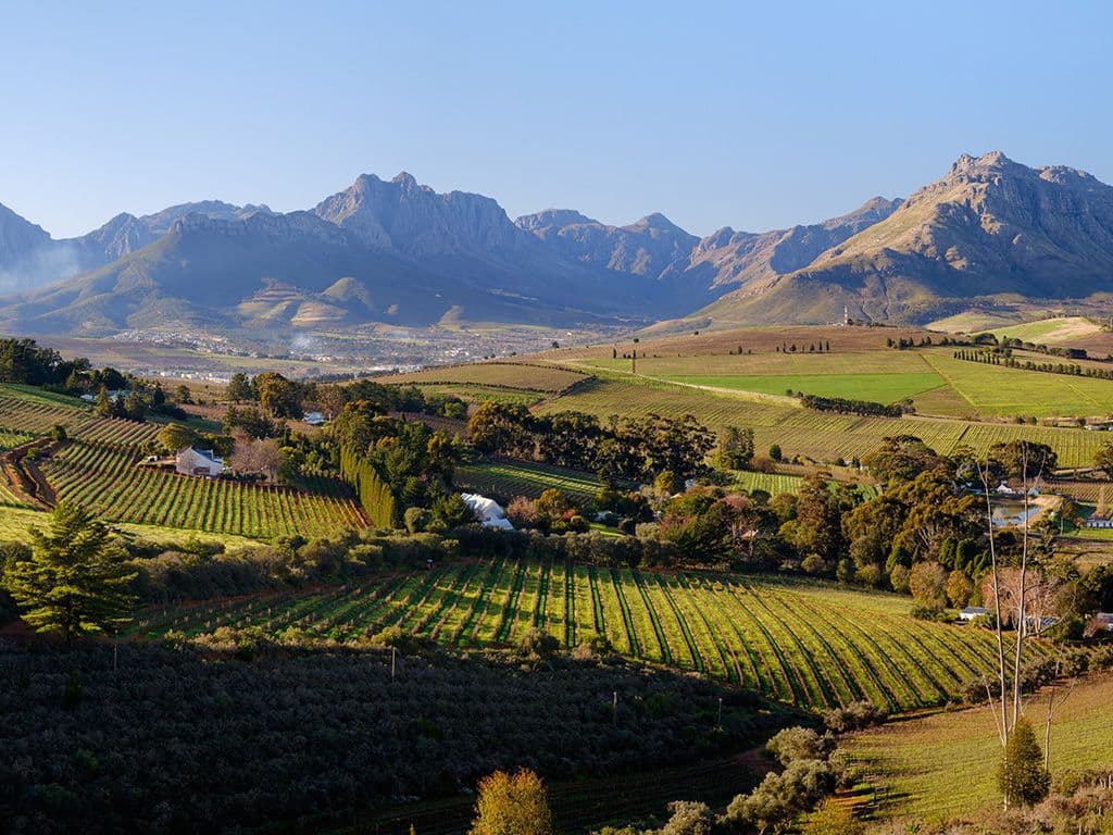 Deze Zuid-Afrikaanse stad ook Eikestad genoemd, huisvest één van de belangrijkste Afrikaanse
universiteiten. Na Kaapstad, dat op een 50-tal kilometer ligt, is deze stad de oudste Europese
nederzetting. In 2007 werd een gelijknamige Nederlandse tv-serie uitgezonden.