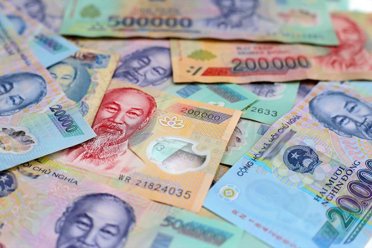 Er wonen een kleine 100 miljoen inwoners in dit land dat grenst aan onder
meer China en Cambodja. Sedert september 2018 had dit land voor het eerst een
vrouwelijke president met dang Thi Ngoc Thinh. Welk land waar men met de Dong kan
betalen zoeken we?