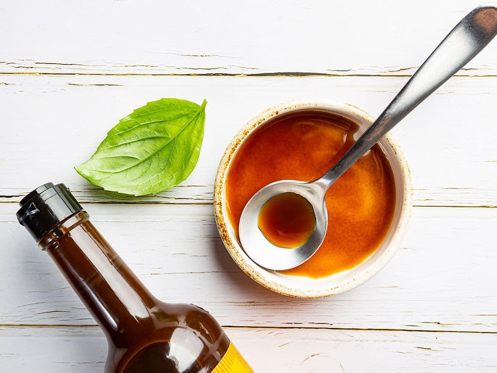 Hoe heet de saus die zijn naam dankt aan een Engels graafschap op basis van: moutazijn, geestrijkazijn, stroop, maissiroop,water, chilipepers, sojasaus, peper, tamarinde, ansjovis, uien, sjalotjes, kruidnagels en knoflook.