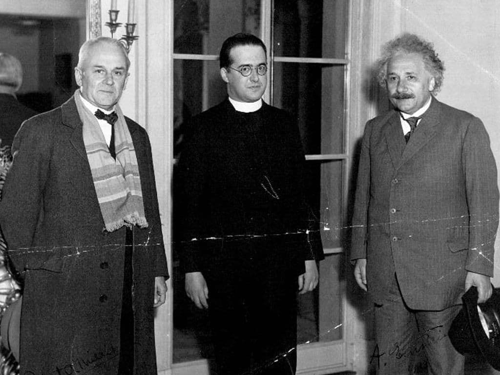 Lemaître tussen Millikan en Einstein